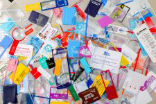 崑育工業社主要生產薄型放大鏡